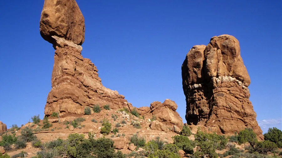 Balanced Rock Paved Arches Loop