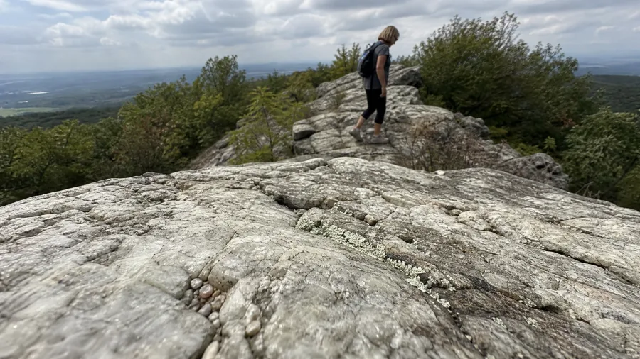 Sugarloaf Mountain's Quartzite Ridge Outside Washington