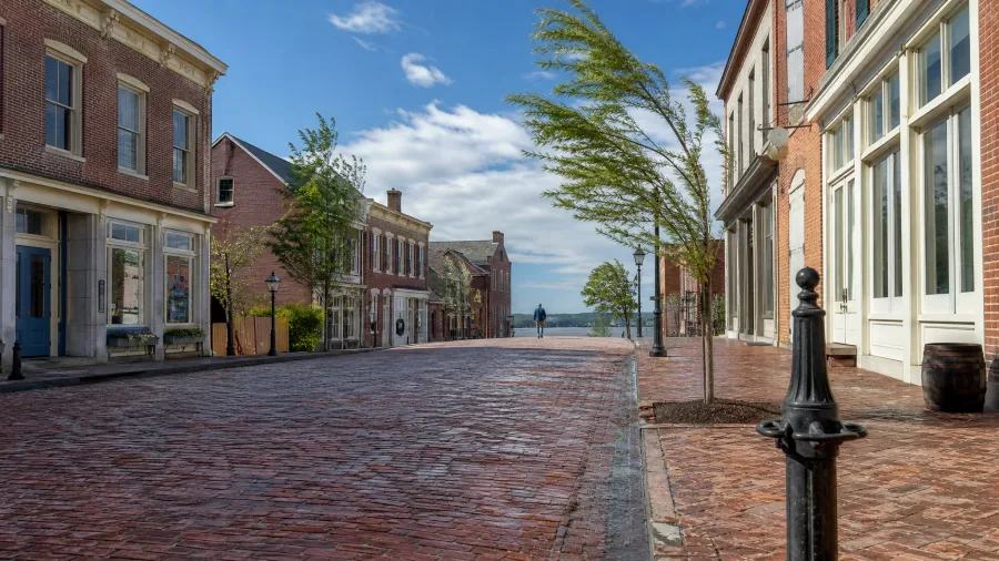 St. Charles, Missouri: Brick Main Street by the Missouri