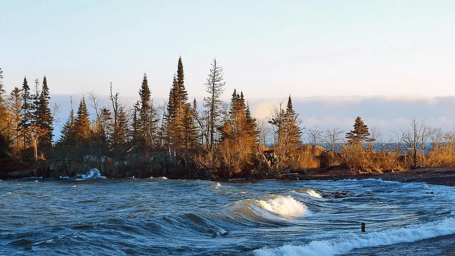 Grand Marais, Minnesota: Harbor Lights and Art Colony