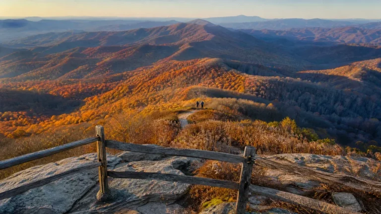 These 9 Southern Hiking Trails Still Have Peak Fall Color in November