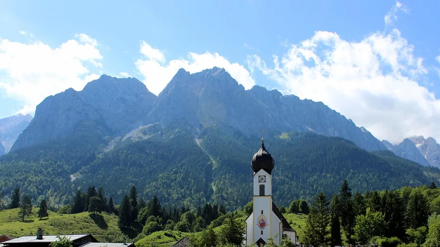 Leavenworth: A Bavarian Village Under Lights